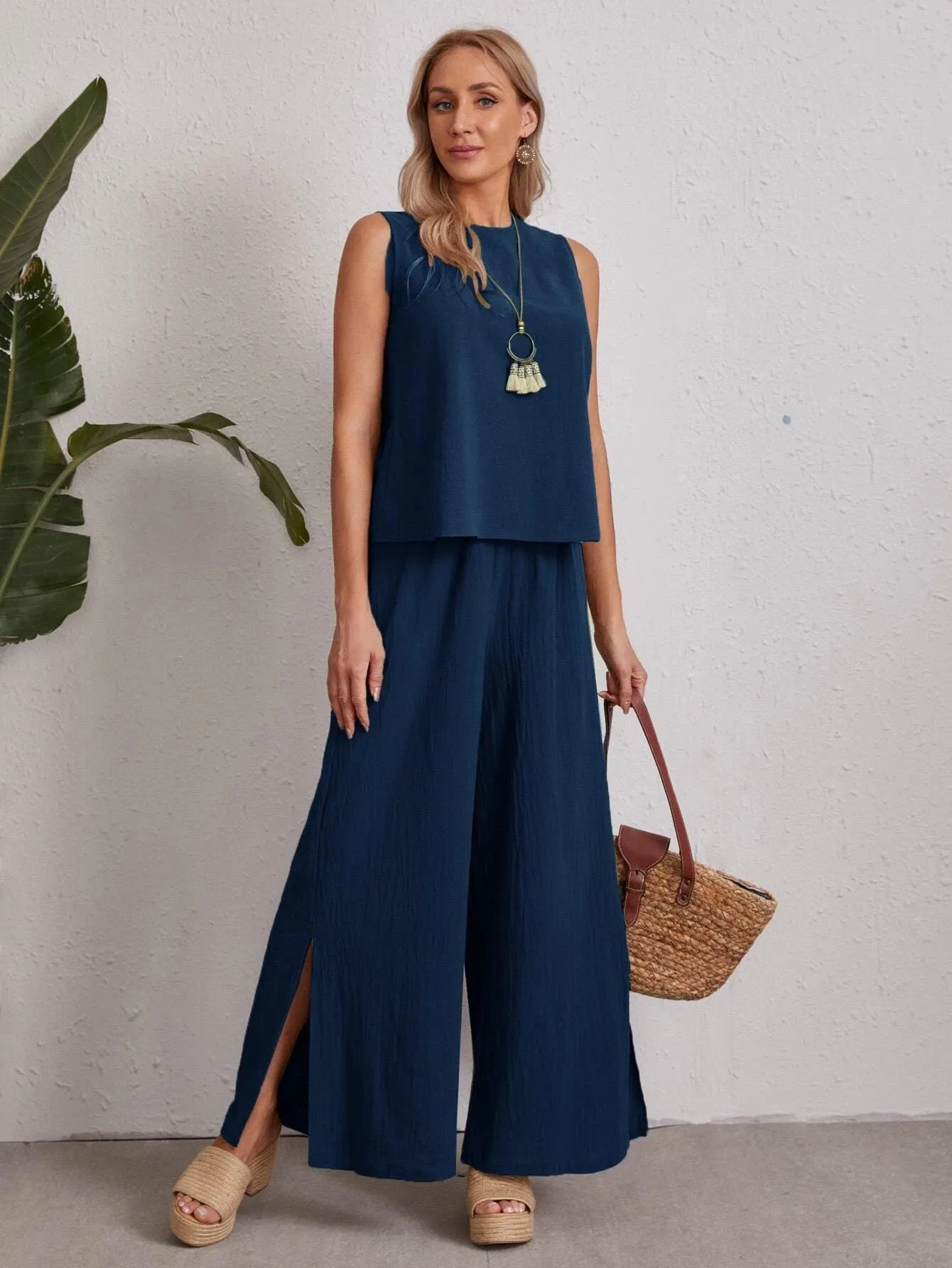 SHEIN EMERY ROSE Keyhole Back Solid Top & Split Hem Palazzo Pants Set